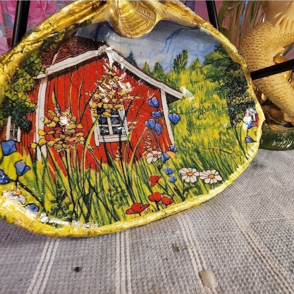 DECOUPAGE CLAM SHELL DECOUPAGE RED BARN TRINKET DISH - Picture 2 of 8